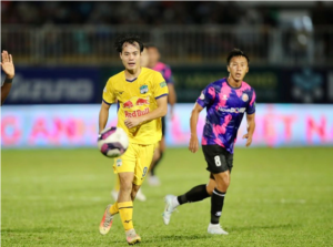 cong-phuong-tai-xuat-hagl-van-danh-roi-chien-thang-day-tiec-nuoi