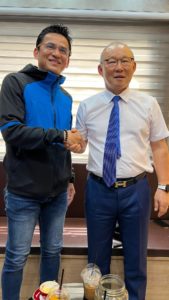 huyen-thoai-bong-da-thai-lan-nhan-gui-mui-man-den-hlv-park-hang-seo