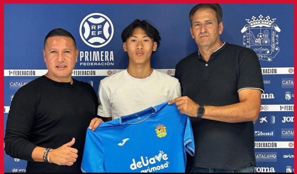 Do trục trặc về giấy phép lao động, Julien Nguyen phải rời Tây Ban Nha để về Canada